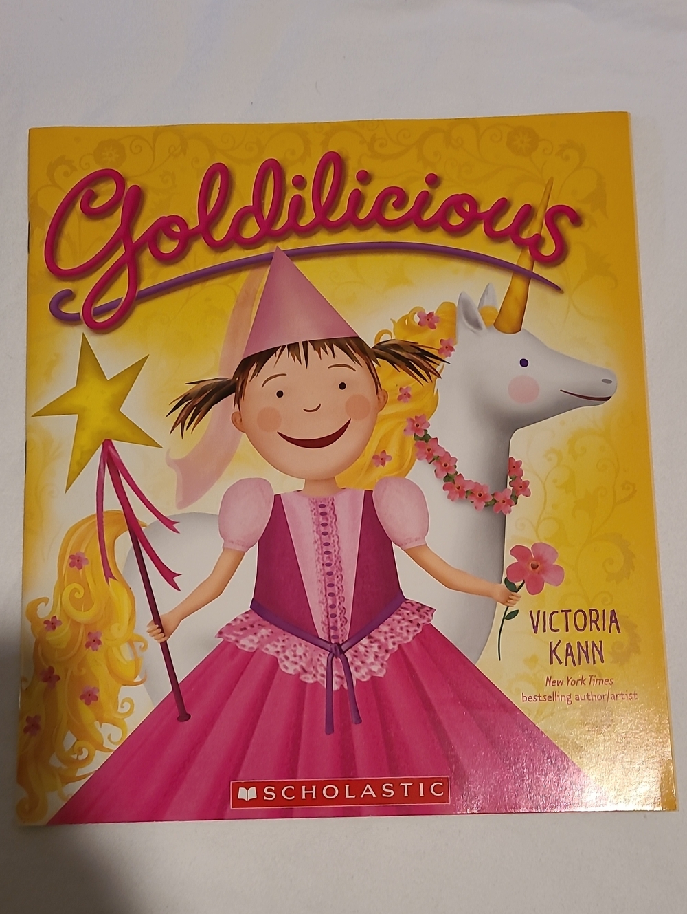 5 Scholastic Goldilicious Emeraldalicious Pinkalicious Books By Victoria Kann - Picture 2 of 12